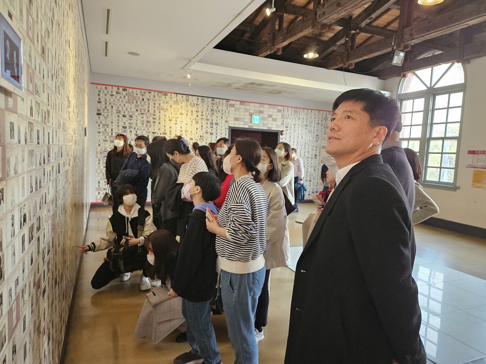 4. 역사관람.jpg