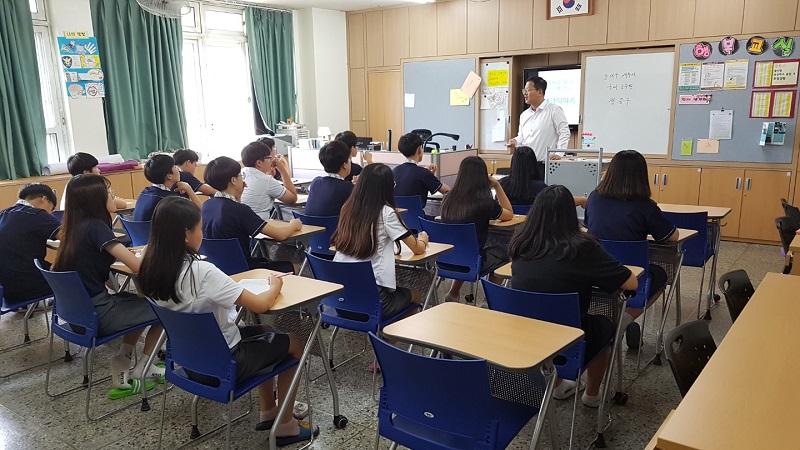 강의의 취지에 대하여 설명하고 있다.